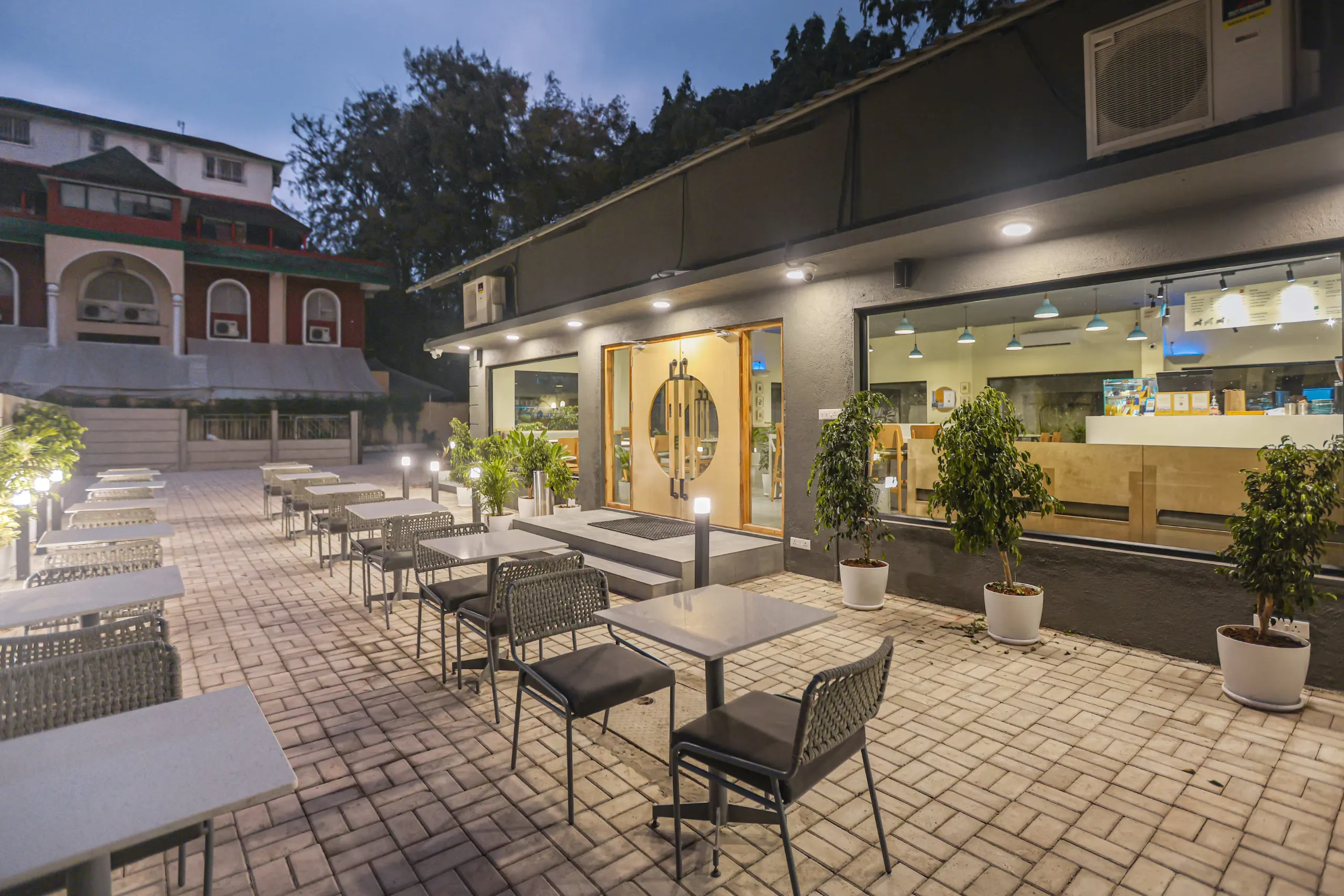 Retail spaces & hospitality designs-1